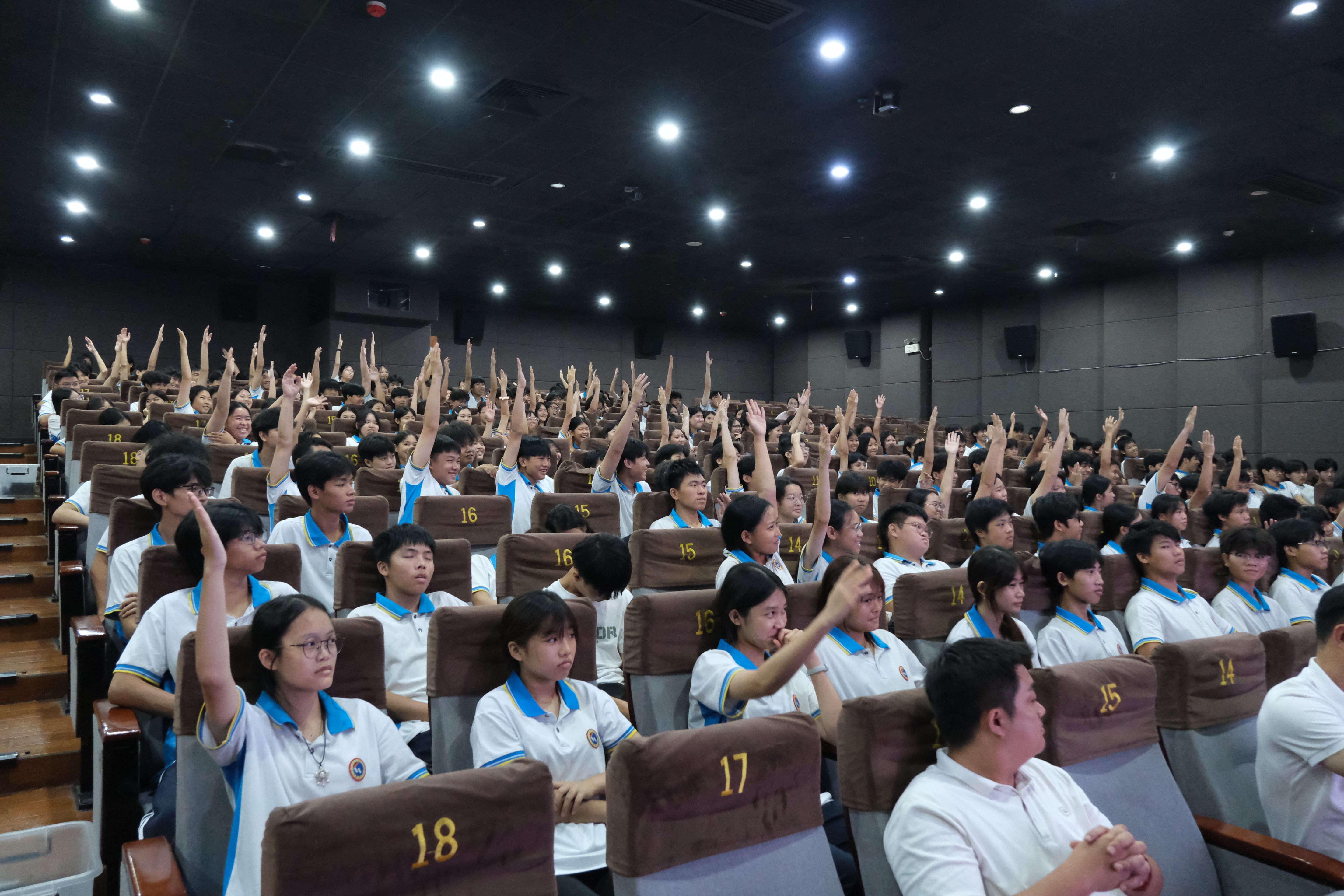 筑牢青春法治防线 | 电白区检察院走进中职技工院校送上“法治大礼包”